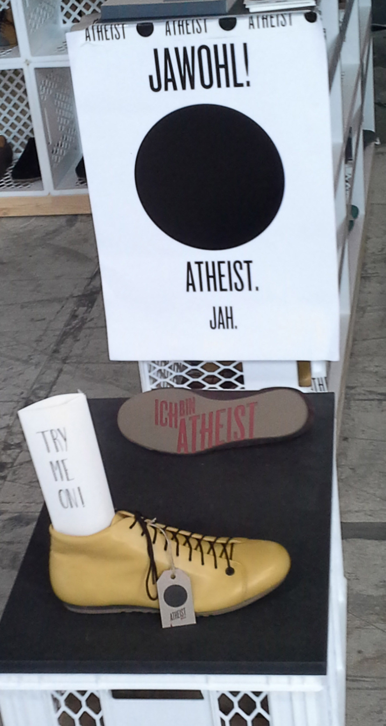 Atheistischer Schuhverkauf