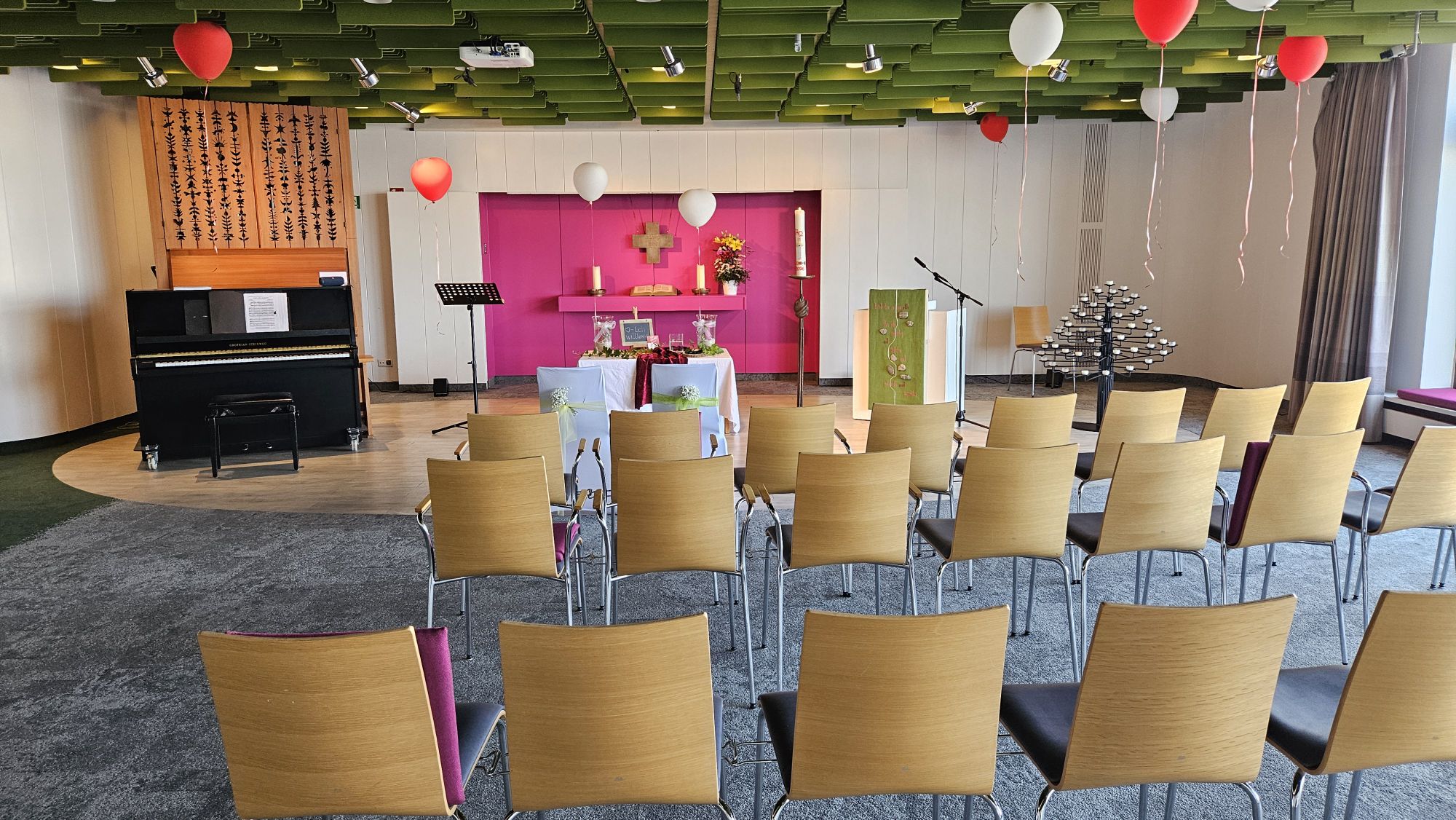 Geschmückte Kapelle für #einfachheiraten